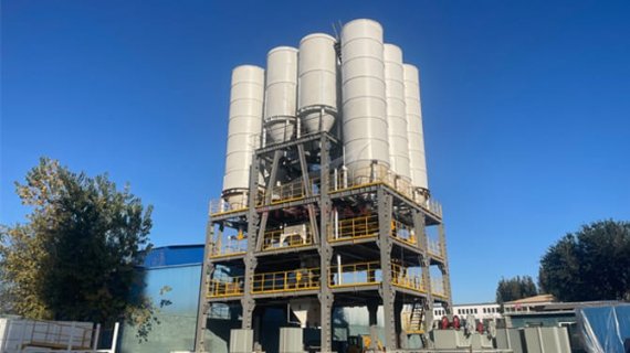 ท่อส่งปูนก่ออิฐและปูนฉาบแบบหอคอยสำหรับการติดตั้ง