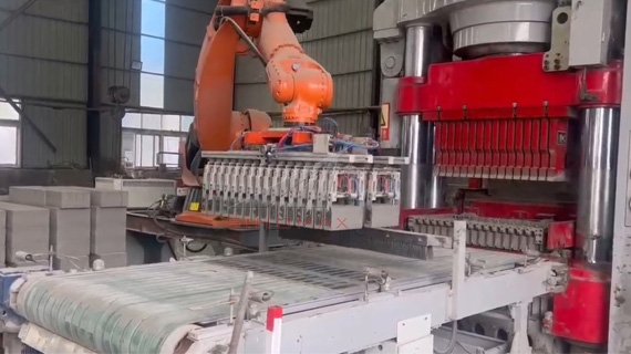 สายการผลิตอิฐอัดไอน้ำในมองโกเลียใน